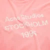T-shirtar med sprayat 1996-logo