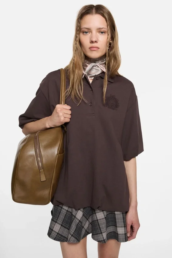 T-shirtklänning i lager-på-lager-stil