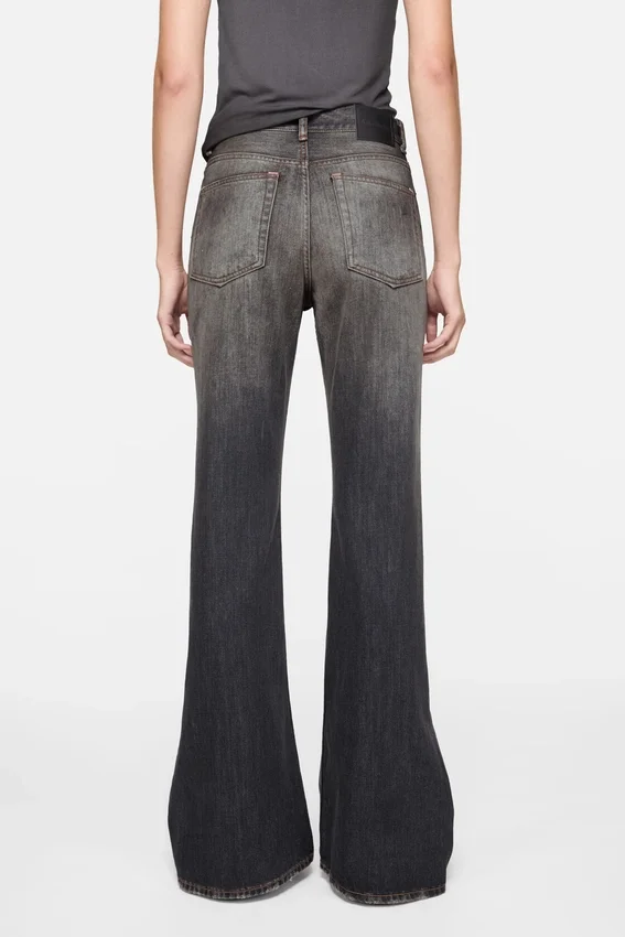 Tajta jeans – 2025F
