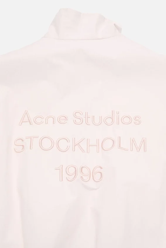 Teknisk jacka med logotyp