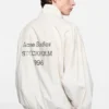 Tvättad jacka med logotyp