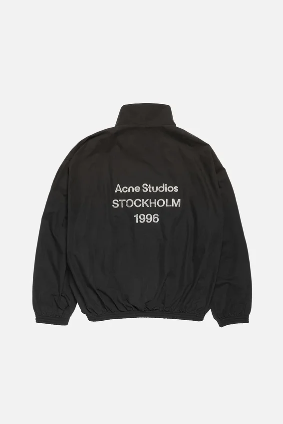 Tvättad jacka med logotyp