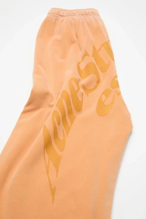 Tvättade sweatpants