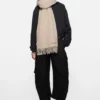 Ullhalsduk med fransar – oversized