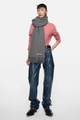 Ullhalsduk med fransar – oversized