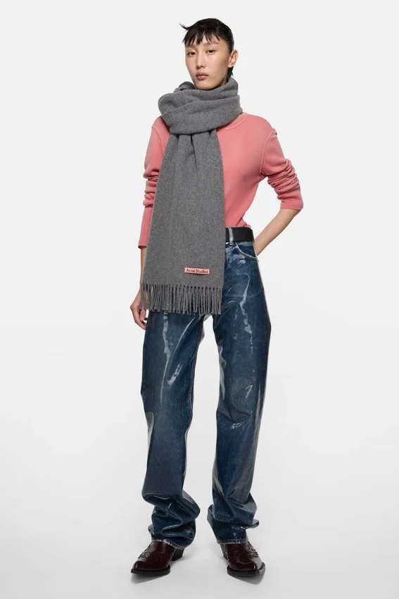 Ullhalsduk med fransar – oversized